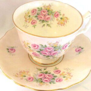 Aynsley Tea Cup and Saucer, Romantic Roses, Soft Pink, Fancy Handle, Gold  I254
